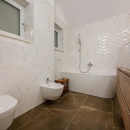 Blu Brac A Beautiful 3 Bedroom A Stones Throw To The *