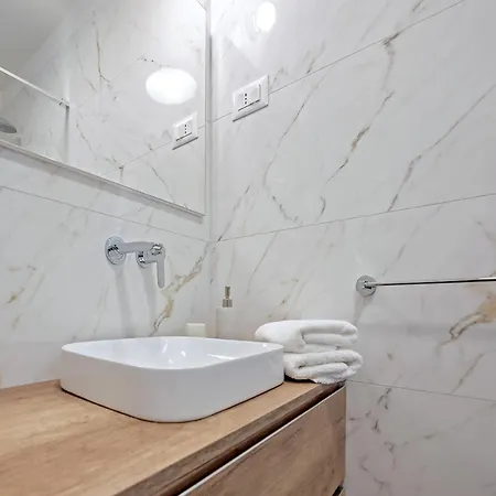 Blu Brac A Beautiful 3 Bedroom A Stones Throw To The