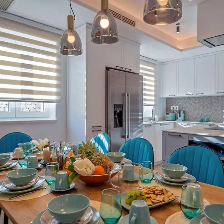 Blu Brac A Beautiful 3 Bedroom A Stones Throw To The Villa