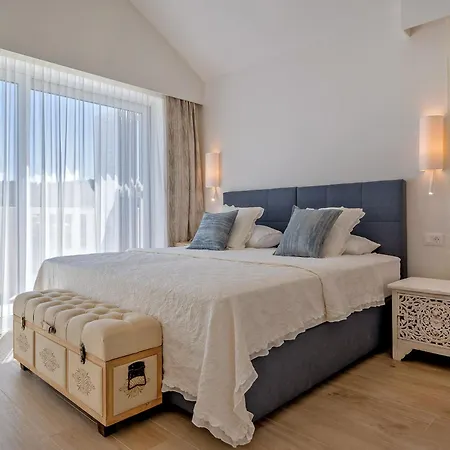 Blu Brac A Beautiful 3 Bedroom A Stones Throw To The Vila