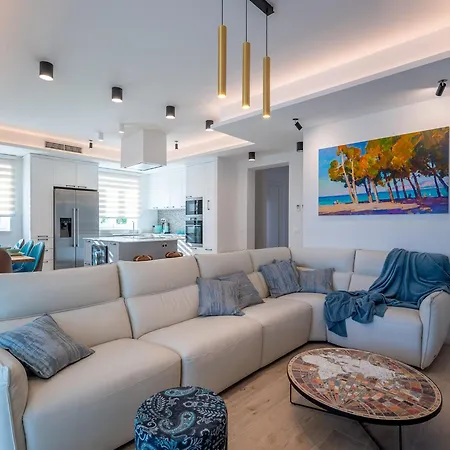 Blu Brac A Beautiful 3 Bedroom A Stones Throw To The Vila Sumartin